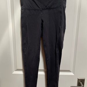 Lucy power max perfect core leggings.